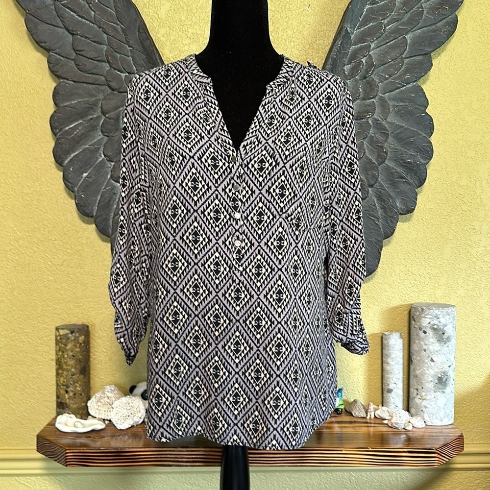 COPY - Suzy Shier V-neck Blouse
